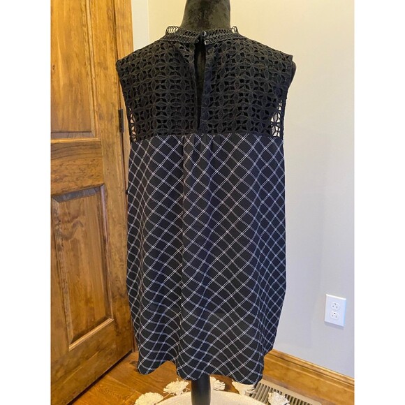 Maurice’s Blouse Plus size 3X Top Black Sleeveless Lace Neckline Vacation Cruise - Picture 3 of 11